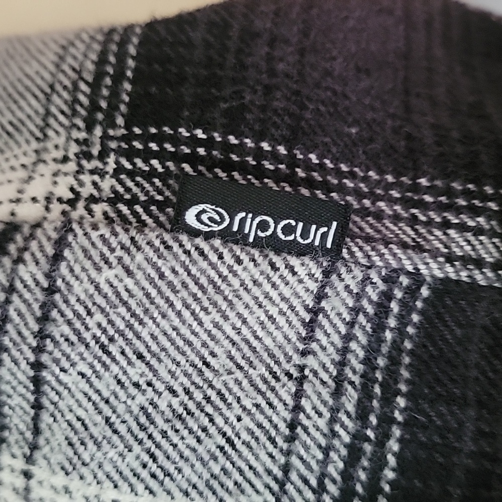 Rip Curl Black And White Button Front Flannel - image 8